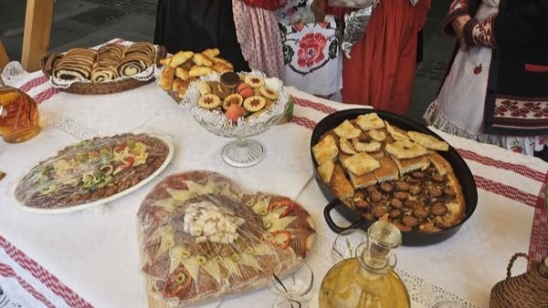 Svinjetina na Poloju ne može, ali svinjski proizvodi na Korzu mogu?